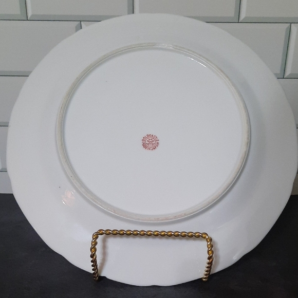 Vintage Floral Dinner Plate with Gold Trim - Picture 3 of 6